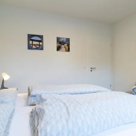 Herzmuschel Fuer 5 Gaeste Mit Sauna Und Garten, Strandnah Kellenhusen