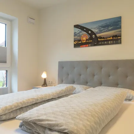 Herzmuschel Fuer 5 Gaeste Mit Sauna Und Garten, Strandnah