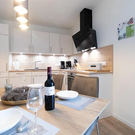 Herzmuschel Fuer 5 Gaeste Mit Sauna Und Garten, Strandnah * Kellenhusen