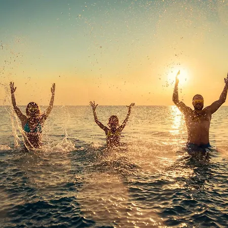 Herzmuschel Fuer 5 Gaeste Mit Sauna Und Garten, Strandnah *